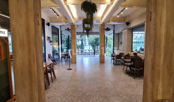 Ruang Usaha untuk Resto dan Cafe di Kemang Timur Hits Area