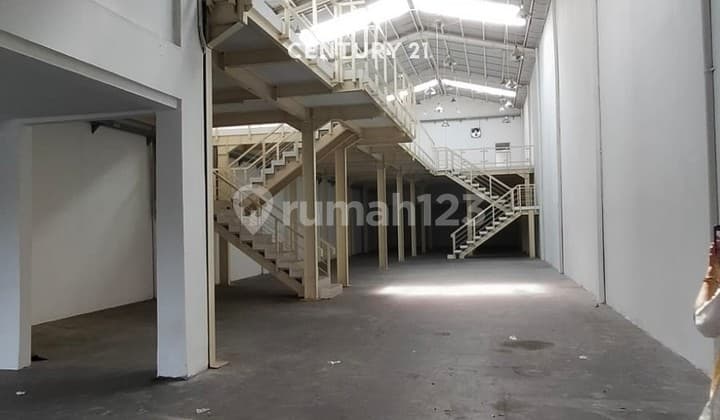 Gudang Bagus Rapi 4 Lantai Di Kawasan Industri Lippo Cikarang