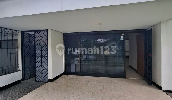 Rumah Hook Adem Sejuk Dekat ke Kota di Sumber Sari Mainroad
