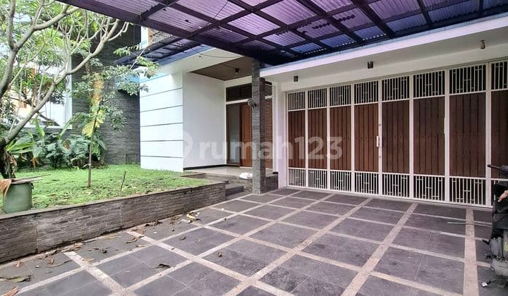 Rumah Mewah Homey Nyaman Lingkungan Tenang di Batununggal Bandung