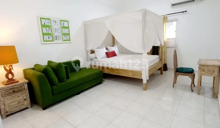 MODERN TROPICAL VILLA 2BR DI PADONAN 2 LANTAI, LOKASI TENANG, POOL & GARDEN INCLUDED