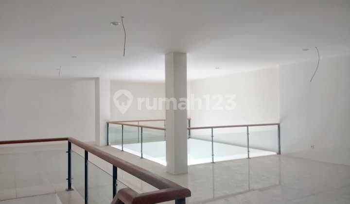 Disewakan Ruko Premium 3 Lantai di Kuta Square Lokasi Emas di Jalur Turis