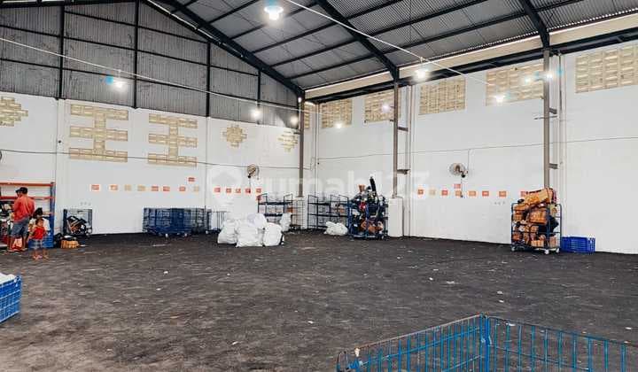 Strategic Warehouse on 35.6 Are Land in Dauh Peken, Tabanan Ready to Use & Fully Legal