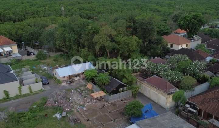 LUXURY 2BR VILLA IN KEDONGANAN, FULLY FURNISHED + 30 YEARS LEASE