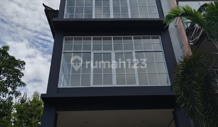Disewakan Ruko 3 Lantai Ruko Prime Sunset Road di Jantung Komersial Bali