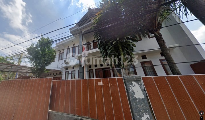 Rumah 2 Lantai Bagus Mandalajati, Bandung Dilelang Murah