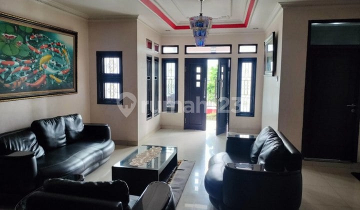 Rumah Mewah Dengan Gudang Daerah Garut Dilelang