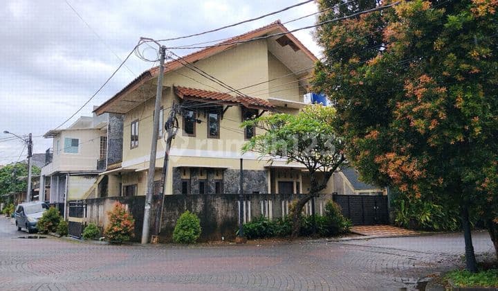 Rumah 2Lt Hoek di Nusa Loka Jl Sula Bsd Sek Xiv Tangerang Selatan