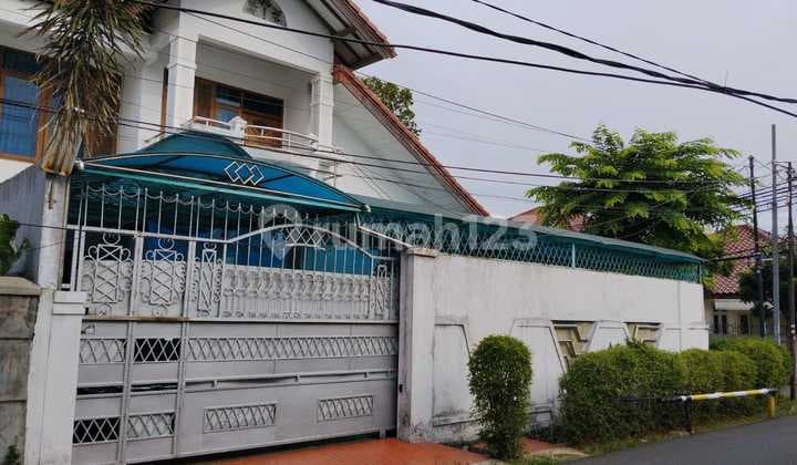 Rumah Hoek Di Perum Kav Dki Meruya Kembangan Jakarta Barat