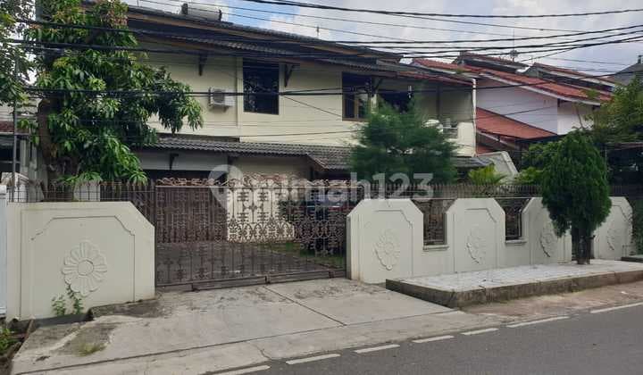 Rumah Lama Murah 2 Lantai di Komplek Wijaya Kusuma Duren Sawit Jakarta Timur