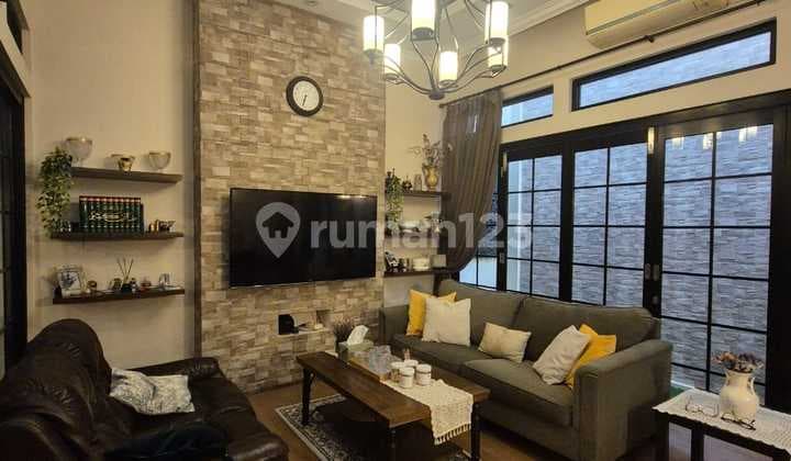 Dijual Rumah Cantik Semi Furnish Terawat di Griyaloka BSD