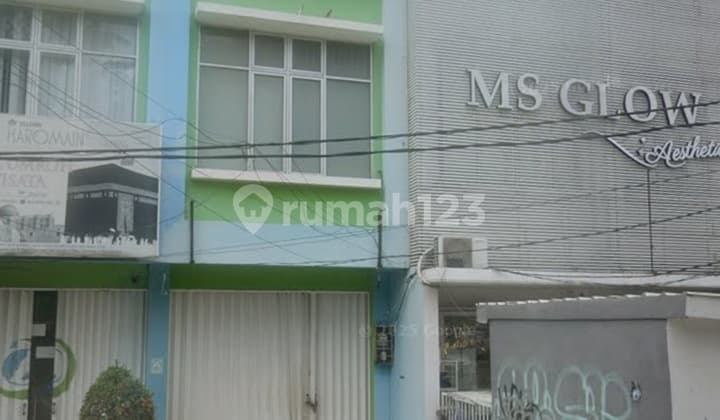Premium Ruko For Sale – Super Strategic Location in South Bekasi, Flanked by Ms Glow Aesthetic Clinic and The Harvest, Just a Step Away from Grand Metropolitan Mall & Primaya Hospital. Easy Access, 24-Hour Heavy Traffic, and High Visibility from the Main Road.