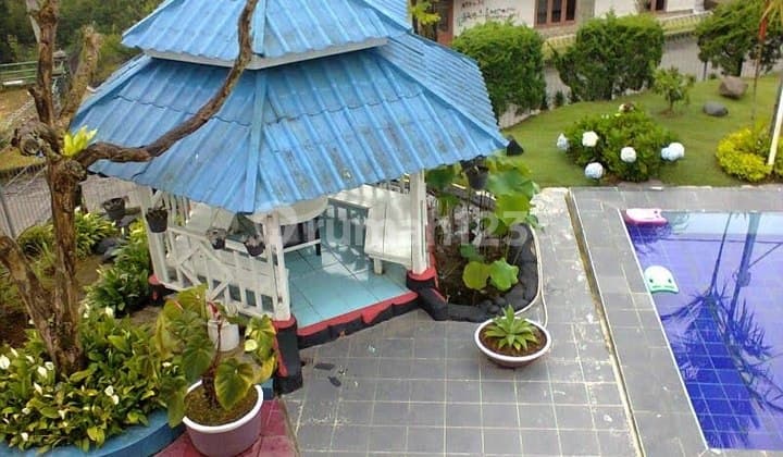 Dijual Villa Merpati ada kolam renang di Bukit Cipendawa, Cipanas
