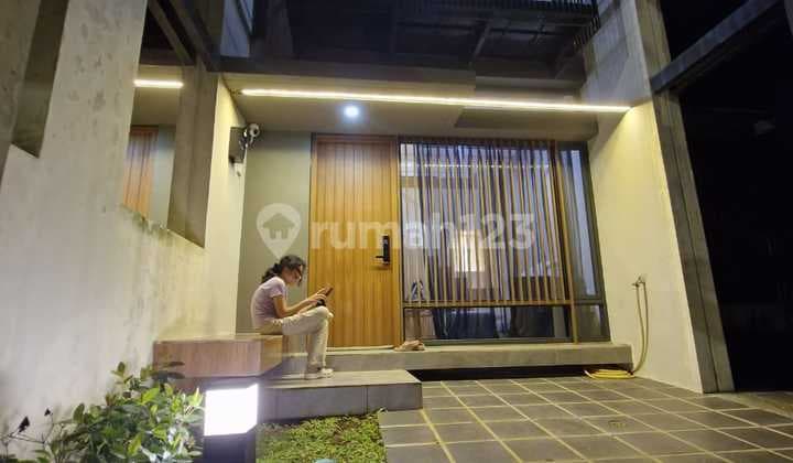 Disewakan Rumah 2 Lantai di Fleekhauz, Bsd