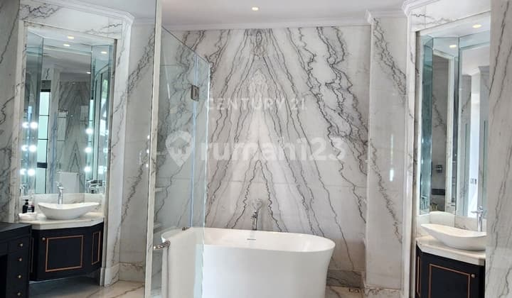 Rumah Mewah 4 Lantai Kolam Renang LT 370 LB 810 Jakarta Selatan