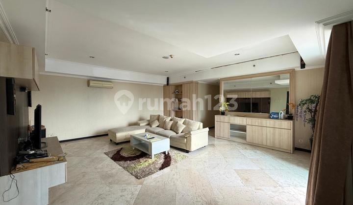 Selling Below Market! 3 Bedroom Apartment in Bellagio Residence Mega Kuningan. Perfect for Investment!