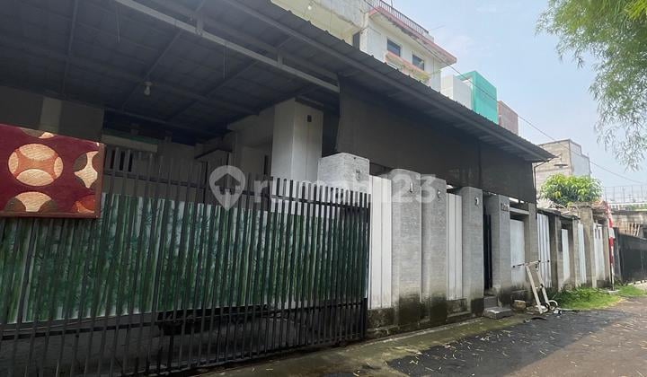 3-Story House in Tegal Perintis Residential Complex Adjacent to Summarecon Bekasi