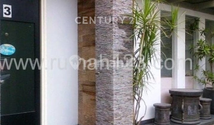Rumah Strategis Hanya 50m Ke Jl Suryo, Cocok Untuk Tempat Usaha