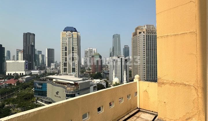 2-Story Penthouse 4 Bedrooms in Kusuma Chandra SCBD