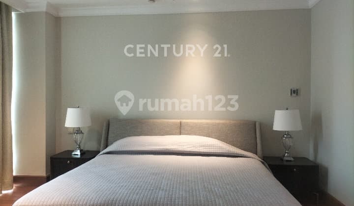Four Season 3BR 198 Sqm Baru Renovasi Siap Huni