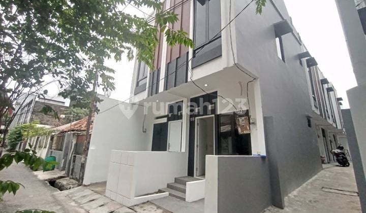 "potensi keuntungan tinggi,rumah di utan kayu srikaya,jakarta timur dijual"