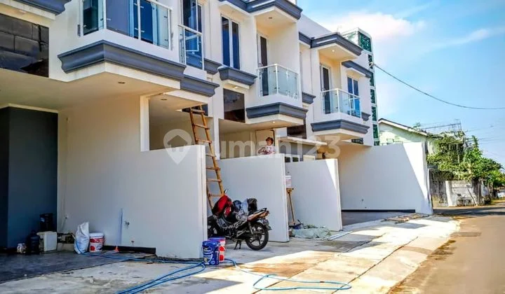 rumah impian di sawah besar,dekat stasiun,busway dan pusat bisnis di jakarta pusat