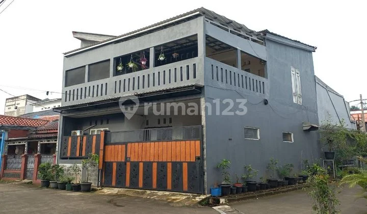 Rumah 2 Lantai Strategis Dekat Fasilitas Umum di Cibinong