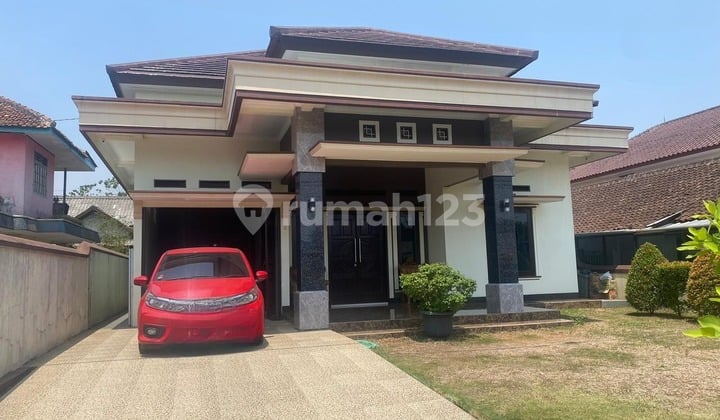 Rumah Bagus Full Furnished Dekat ke Pintu Tol di Caringin Bogor