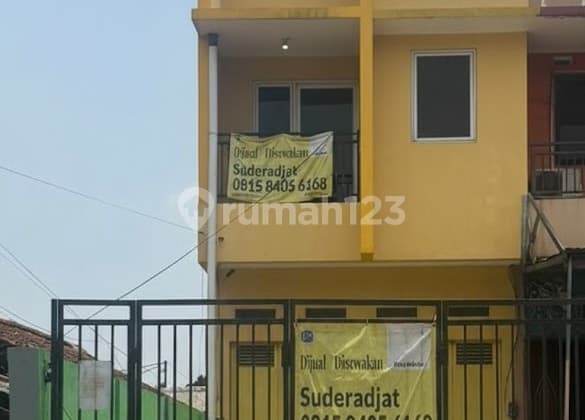 For Sale 2.5-Story Commercial Shop House on Ciomas Main Road, Bogor Shop House at Jl. Raya Ciomas No. 339a, Ciomas, Ciomas, Bogor, West Java, Indonesia, 16610, Ciomas Unfurnished SHM 129.0 m²