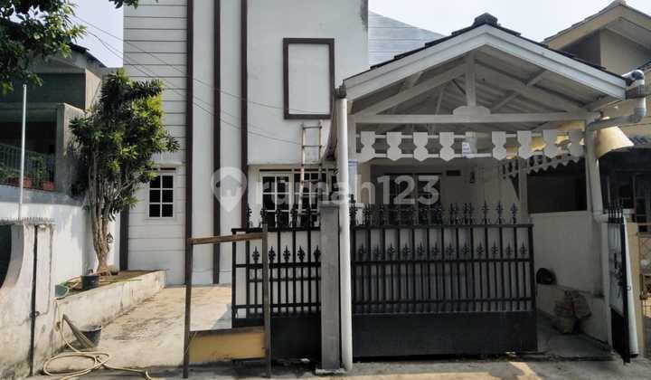 For Sale: House Near Bogor Toll Road in Baranangsiang Indah