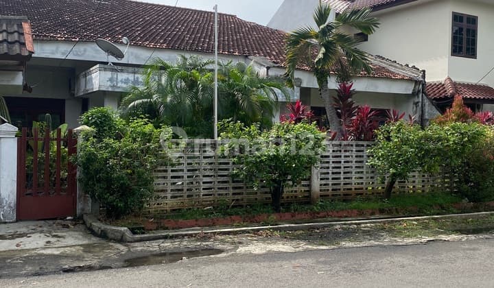 Jual Rumah Luas di Kesehatan Bintaro