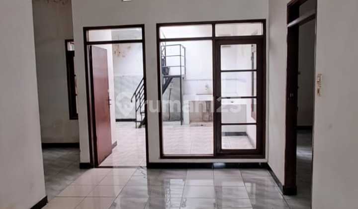 Dijual Rumah di Taman Kopo Indah 3