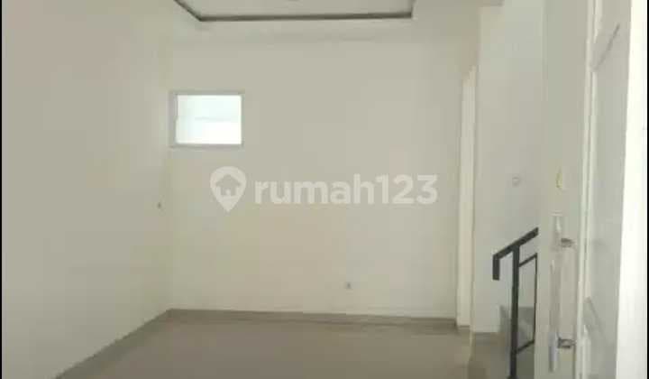 Hunian 2 Lantai Yg Strategis