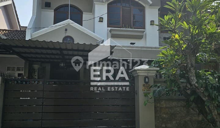 Beautiful 2-Story House