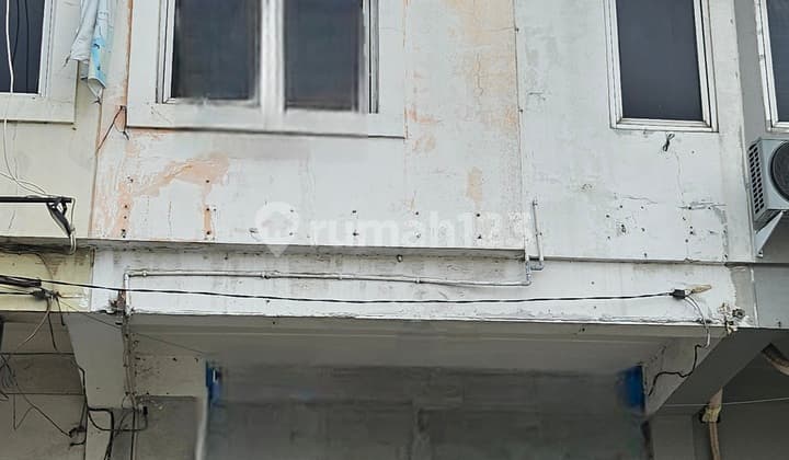 Ruko 3,5 Lantai Strategis