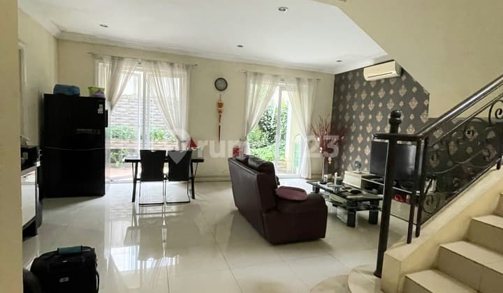 Rumah 2 Lantai di Premier Golf Residence Modernland