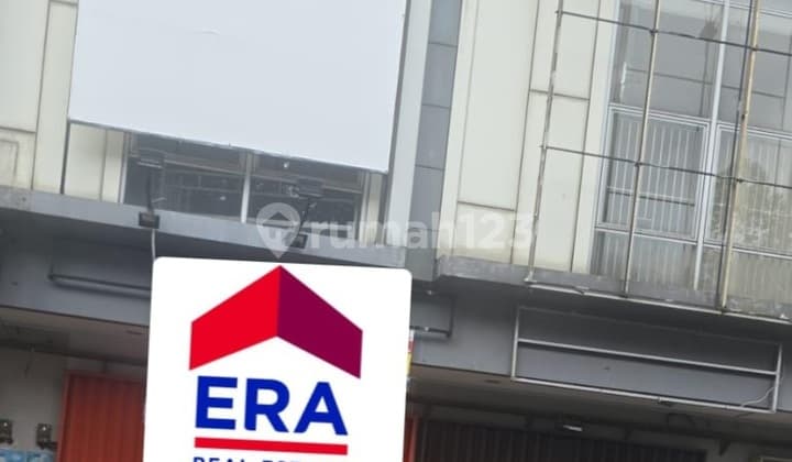 2 ½ Storey Shophouse in Azores Banjar Wijaya