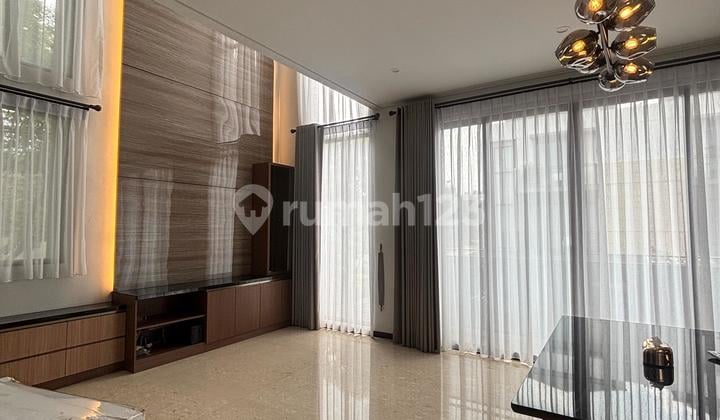 Rumah Hook Mewah Siap Huni 3 Lantai Zora di BSD