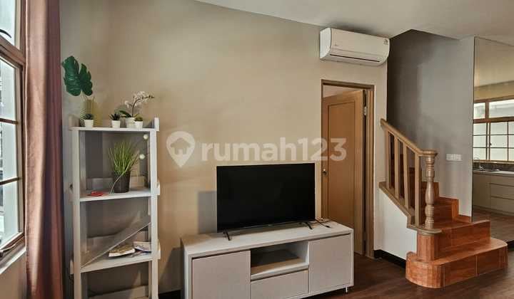 Townhouse Full Furnished Bagus 2 Lantai Taman Paris di Lippo Karawaci