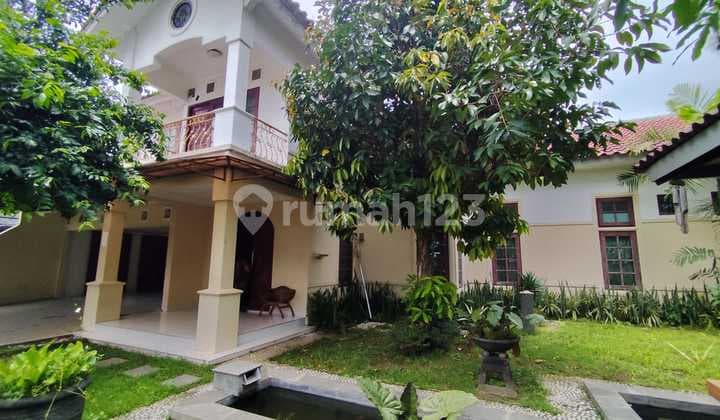 Dijual Rumah Mewah 526 Meter Persegi di Condongcatur , Sleman! Cocok untuk Guest House/Kantor