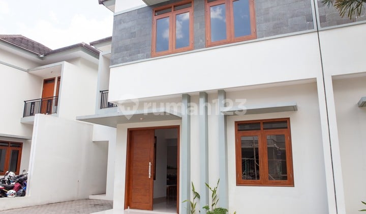 Luxury Fully Furnished House in a Cluster in North Mirota Godean, Tegalrejo, Yogyakarta House