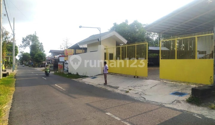 Gudang 3574 Meter Persegi Lokasi Dekat Kantor Pemerintahan Sleman