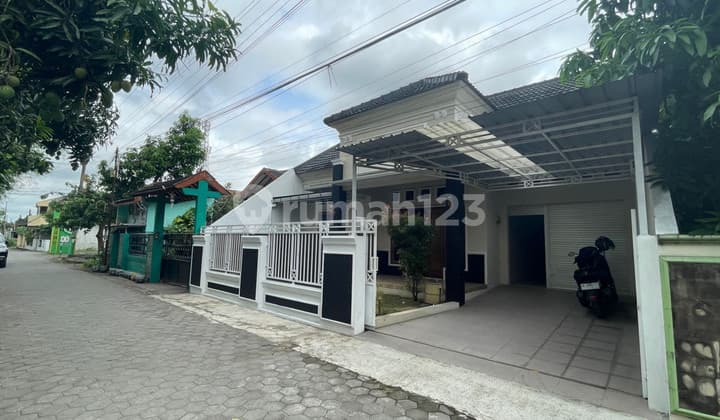 Rumah Tinggal 264 Meter Persegi Dekat Kampus UNISA