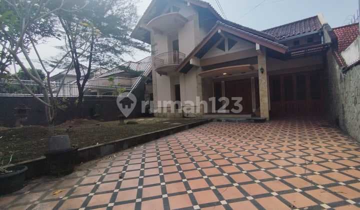 Disewakan Rumah Mewah 2 Lantai Lokasi di Jalan Palagan Utara Hotel Hyaat.