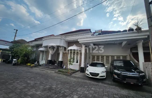 Rumah Mewah Semi Furnish di Perum Pesona Regency Yogyakarta