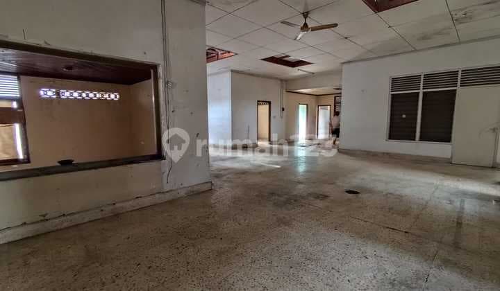 Bangunan Lokasi Strategis Lokasi Pakuningratan Cokrodiningratan Jetis Yogyakarta.