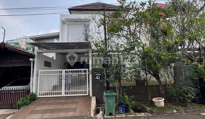 Rumah bagus di Jalan Loka Indah Kalibata Jakarta Selatan