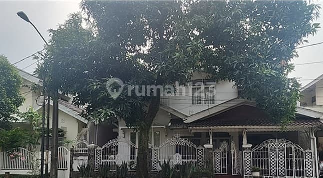Rumah bagus dan murah di Sektor 3 - Bintaro, Tangerang Selatan, SHM