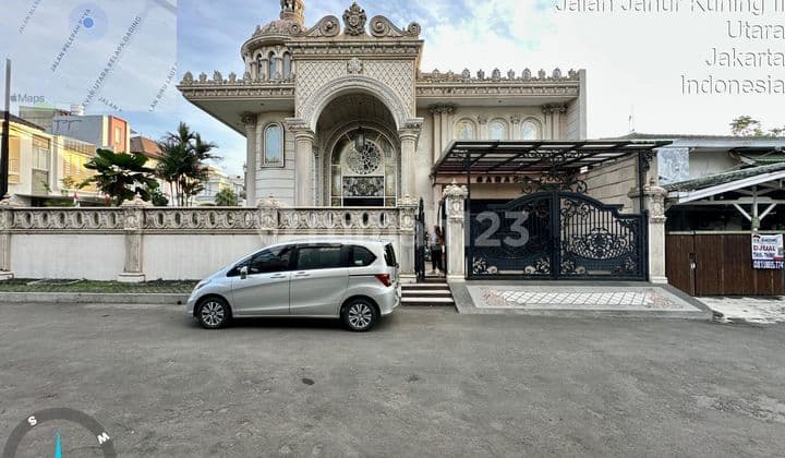 Rumah Sultan di Kelapa Gading Timur . Jakarta Utara