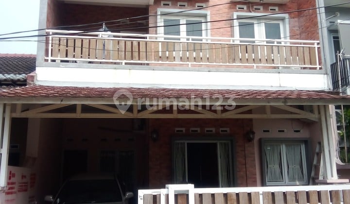 Rumah Cantik di Villa Gunung Lestari, Tangerang Selatan